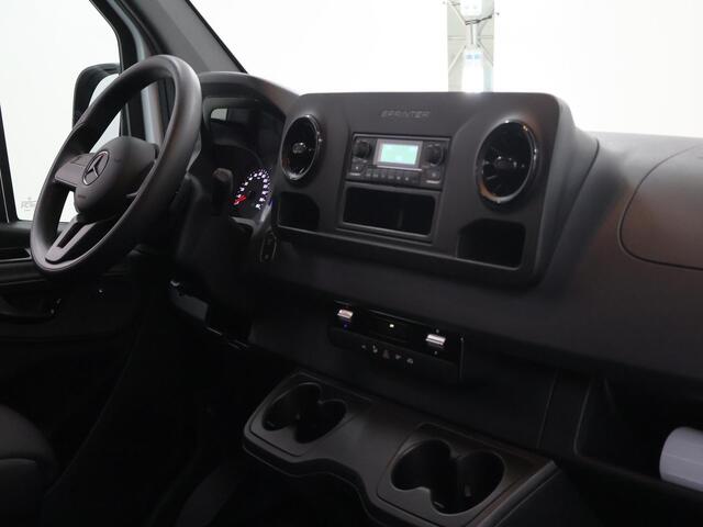 Mercedes-Benz eSprinter | L2 H2 | 55 kWh | STOELVERWARMING | AIRCO | DAB+ RADIO | COMPLETE LAADRUIMTE BETIMMERING | OPSTAP TOT LAADRUIMTE | STOEL - STOEL | COMFORT |