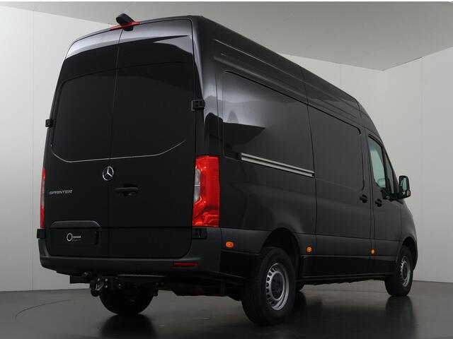 Mercedes-Benz eSprinter 414 GB L2 H2 PRO | 81 kWh | 4250 GVW | 2000 KG Trekhaak | Cruise-Controle | MBUX | Achteruitrijcamera | DC laden 115 kW | Smartphone integratie pakket |