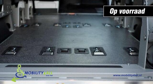 Mercedes-Benz eSprinter 9 persoons / Rolstoelbus -L3- / 4250kg / VOORRAAD