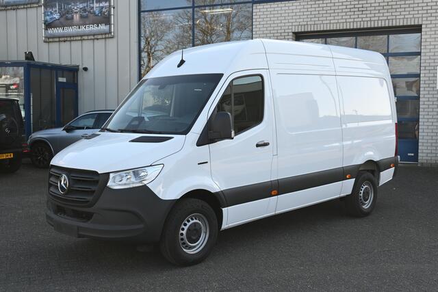 Mercedes-Benz eSprinter 314 L2H2 Pro 56kWh Snel laden, Trekhaak, Etc.
