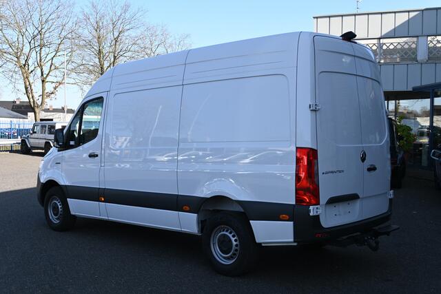 Mercedes-Benz eSprinter 314 L2H2 Pro 56kWh Snel laden, Trekhaak, Etc.