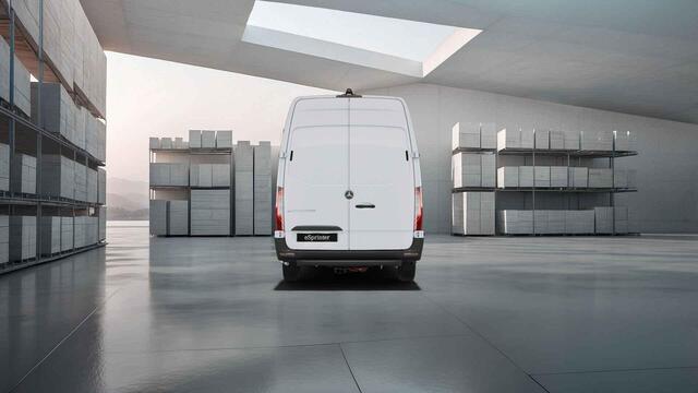 Mercedes-Benz eSprinter 314 | L3 H2 | PRO | 81 kWh | LED KOPLAMPEN | DODEHOEKASSISTENT | AIRCO | PARKEERCAMERA | 300 KM WLTP | STOELVERWARMING | APPLE CARPLAY / ANDROID AUTO | CRUISE CONTROL | SNEL LEVERBAAR!