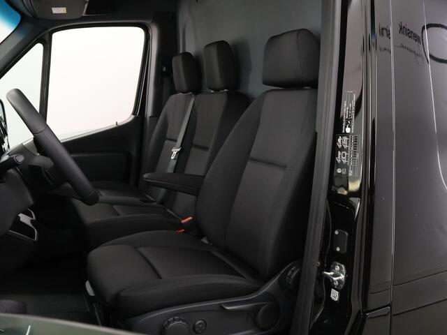 Mercedes-Benz eSprinter 414 GB L2 H2 PRO | 81 kWh | 4250 GVW | 2000 KG Trekhaak | Cruise-Controle | MBUX | Achteruitrijcamera | DC laden 115 kW | Smartphone integratie pakket |