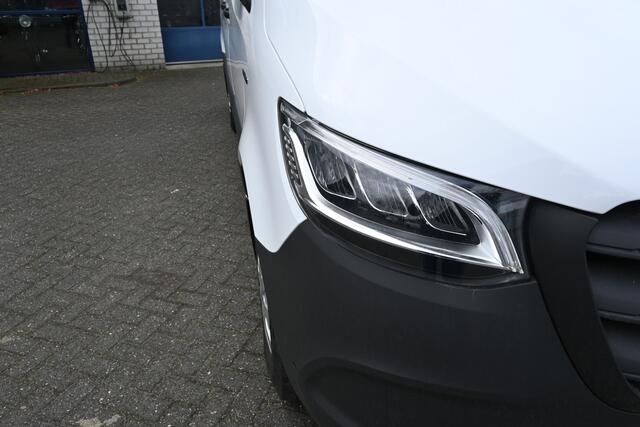 Mercedes-Benz eSprinter 320 L2H2 Select 81kWh LED, Smartphone integratie, Navigatie, Trekhaak, Etc.