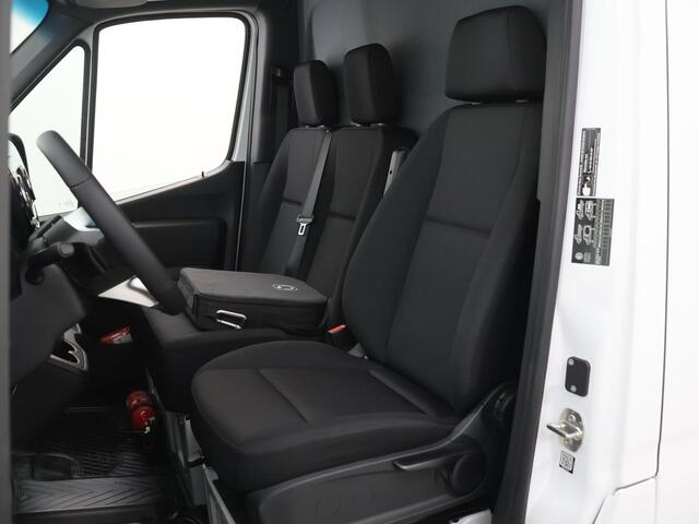 Mercedes-Benz eSprinter 314 | L3 H2 | PRO | 81 kWh | LED KOPLAMPEN | DODEHOEKASSISTENT | AIRCO | PARKEERCAMERA | 300 KM WLTP | STOELVERWARMING | APPLE CARPLAY / ANDROID AUTO | CRUISE CONTROL | SNEL LEVERBAAR!