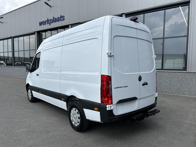 Mercedes-Benz eSprinter 320 L2 H2 Pro 81kWh / Snel laden 115Kw / Trekhaak / MBUX / Navigatie / Camera / Cruise control / Airco / 270 Graden achterdeuren