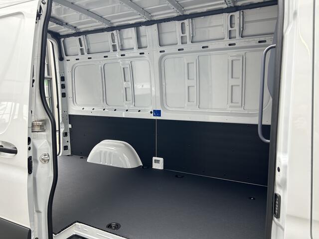 Mercedes-Benz eSprinter 320 L2 H2 Pro 81kWh / Snel laden 115Kw / Trekhaak / MBUX / Navigatie / Camera / Cruise control / Airco / 270 Graden achterdeuren