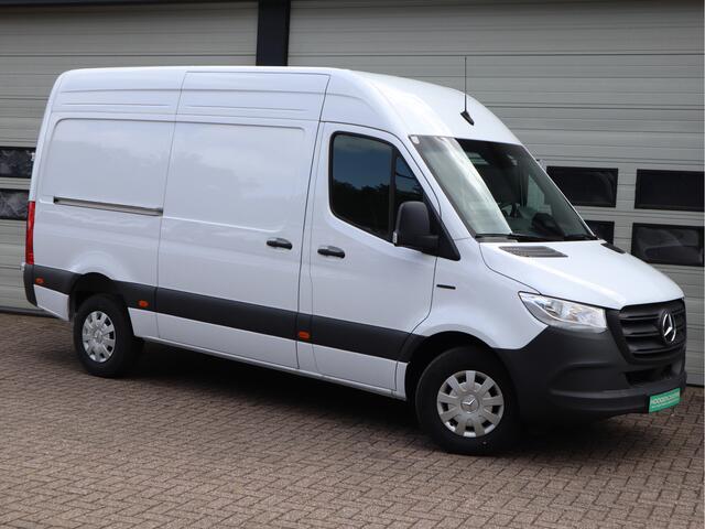 Mercedes-Benz eSprinter 320 81kWh L2H2 - Trekhaak - Cruise - MBUX - 2025