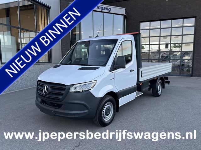 Mercedes-Benz eSprinter 320 L2 Select 81kWh / Snel laden 115kw / Open laadbak / Trekhaak / Distronic / MBUX / Smartphone-intergratie / Camera