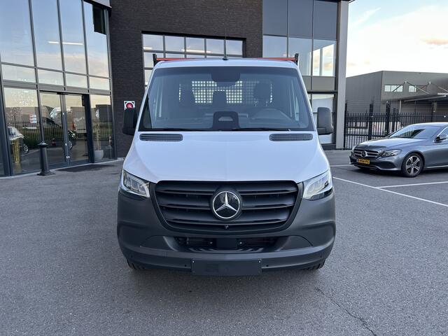 Mercedes-Benz eSprinter 320 L2 Select 81kWh / Snel laden 115kw / Open laadbak / Trekhaak / Distronic / MBUX / Smartphone-intergratie / Camera