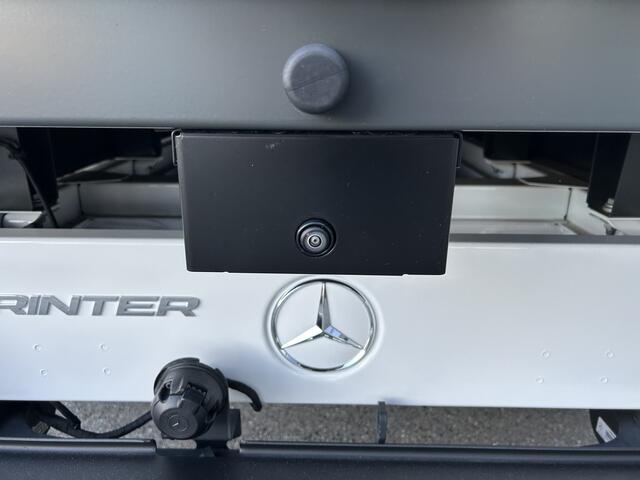 Mercedes-Benz eSprinter 320 L2 Select 81kWh / Snel laden 115kw / Open laadbak / Trekhaak / Distronic / MBUX / Smartphone-intergratie / Camera