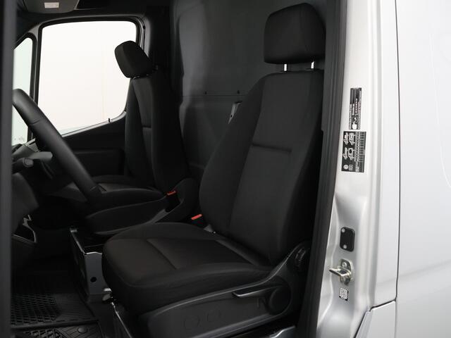 Mercedes-Benz eSprinter 314 / 414 L3 | PRO | 113 kWh | ACHTERUITRIJCAMERA | OPSTAP ACHTER | 270 ACHTERDEUREN | AIRCO | GROOT MBUX SYSTEEM | CRUISE CONTROL | STOELVERWARMING | CERTIFIED