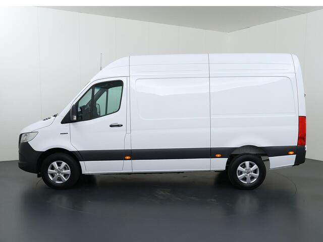 Mercedes-Benz eSprinter 314 | 81 Kwh | L2 H2 | RWD | PRO | 312 KM RANGE | Apple Carplay/Android Auto | Betimmering laadruimte | 3 zits | Trekhaak | Stoelverwarming | Achteruitrijcamera | Certified
