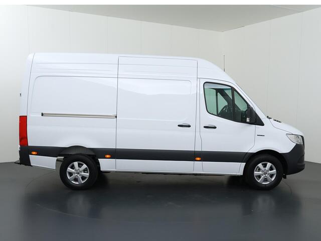 Mercedes-Benz eSprinter 314 | 81 Kwh | L2 H2 | RWD | PRO | 312 KM RANGE | Apple Carplay/Android Auto | Betimmering laadruimte | 3 zits | Trekhaak | Stoelverwarming | Achteruitrijcamera | Certified