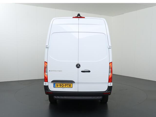 Mercedes-Benz eSprinter 320 L2 PRO | L2 H2 | 81 kWh | SNELLADEN 115 kWh | ACHTERUITRIJCAMERA | STOELVERWARMING | AIRCO | SMARTPHONE INTEGRATIE PAKKET | 3-ZITS | CRUISE CONTROL | W73 OPSTAP ACHTERDEUREN | CERTIFIED