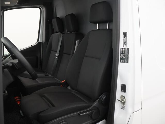 Mercedes-Benz eSprinter 320 L2 PRO | L2 H2 | 81 kWh | SNELLADEN 115 kWh | ACHTERUITRIJCAMERA | STOELVERWARMING | AIRCO | SMARTPHONE INTEGRATIE PAKKET | 3-ZITS | CRUISE CONTROL | W73 OPSTAP ACHTERDEUREN | CERTIFIED