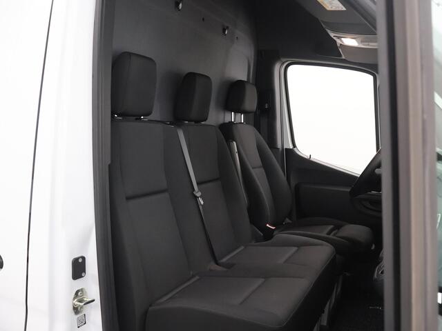 Mercedes-Benz eSprinter 320 L2 PRO | L2 H2 | 81 kWh | SNELLADEN 115 kWh | ACHTERUITRIJCAMERA | STOELVERWARMING | AIRCO | SMARTPHONE INTEGRATIE PAKKET | 3-ZITS | CRUISE CONTROL | W73 OPSTAP ACHTERDEUREN | CERTIFIED