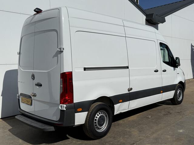 Mercedes-Benz eSprinter 312 55 kWh L2H2 Elektrisch 145km WLTP 92,5% (SOH) 80kw Snelladen Climate Control Camera