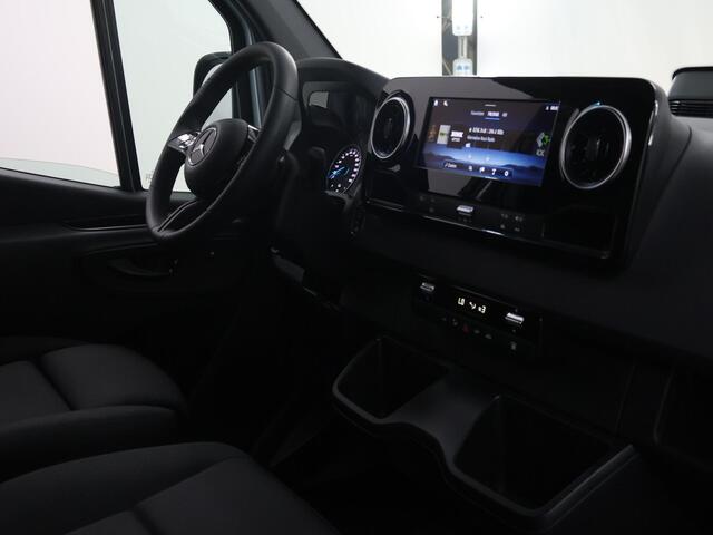 Mercedes-Benz eSprinter 314 GB L2 RWD PRO 100% elektrisch | 2000kg Trekhaak | 115Kw/u DC Snelladen | Smartphone integratie pakket | Carplay | Camera | Comfort bestuurdersstoel |