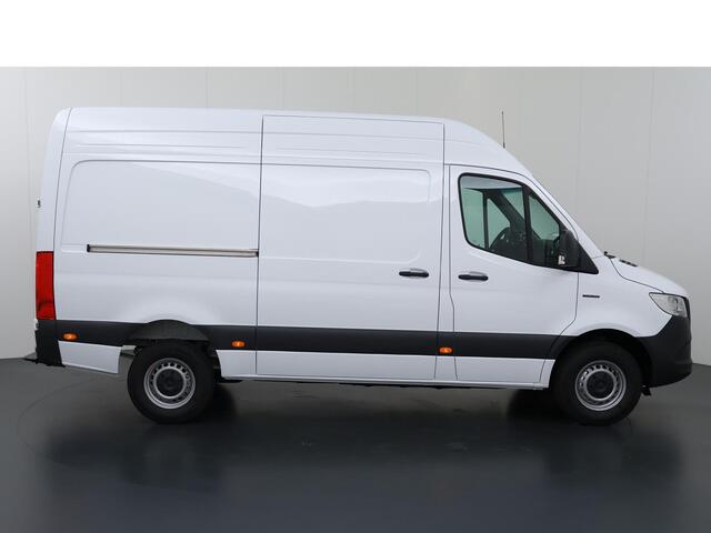 Mercedes-Benz eSprinter 314 L2 H2 PRO | 56 kWh | 100% elektrisch | 2000kg Trekhaak | 115Kw/u DC Snelladen | Smartphone integratie pakket | Carplay | Camera |