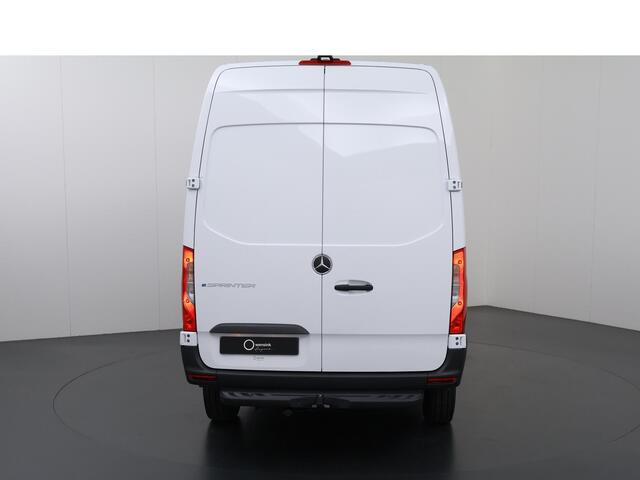 Mercedes-Benz eSprinter 414 L2 H2 RWD PRO 81kWh | TREKHAAK | STOELVERWARMING | CARPLAY / ANDROID AUTO | STANDKACHEL | OPSTAP TOT ACHTERDEUREN | DODEHOEKDETECTIE | 3-ZITS | 115 KW SNELLADEN | ACHTERUITRIJCAMERA