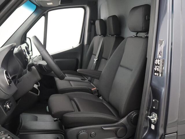 Mercedes-Benz eSprinter 414 L2H2 Pro 81kWh 2000 KG Trekhaak | Cruise-Controle | MBUX | Achteruitrijcamera | DC laden 115 kW | Smartphone integratie pakket |