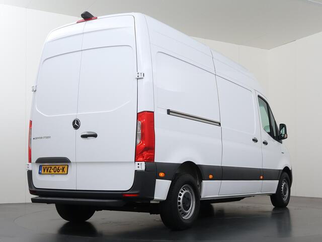 Mercedes-Benz eSprinter L2 H2 | 134 KM WLTP | 55 kWh | 3-ZITS | PARKEERCAMERA | STOELVERWARMING | CERTIFIED