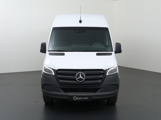 Mercedes-Benz eSprinter 314 / 414 L3 Pro 113 kWh 4250 GVW | LM Velgen | Trekhaak | 2-zits | Stoelverwarming | Betimmering | Parkeercamera | Certified