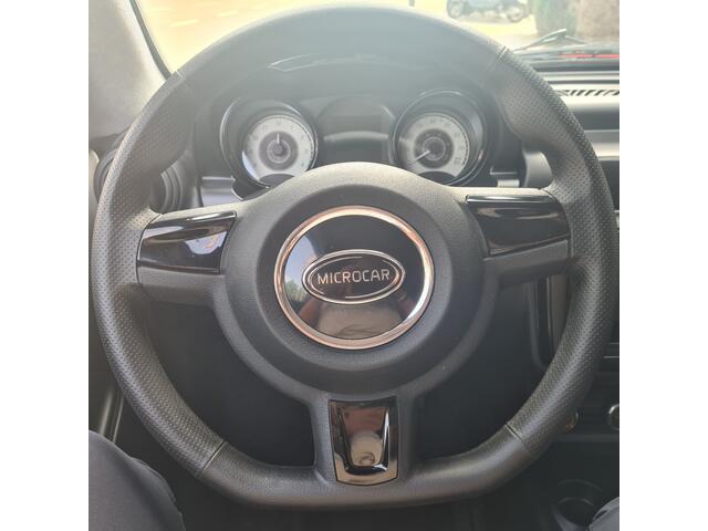 Microcar M.GO 6X SUN MET AIRCO + STUURBEKRACHTIGING LAGE KM.STAND