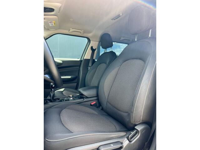 Mini CLUBMAN 1.5 One Pepper Serious Business / Pdc achter / Navi / Stoelverw.