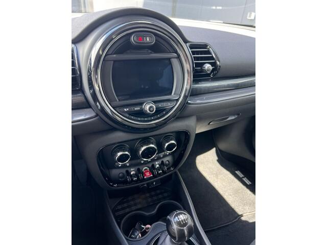 Mini CLUBMAN 1.5 One Pepper Serious Business / Pdc achter / Navi / Stoelverw.