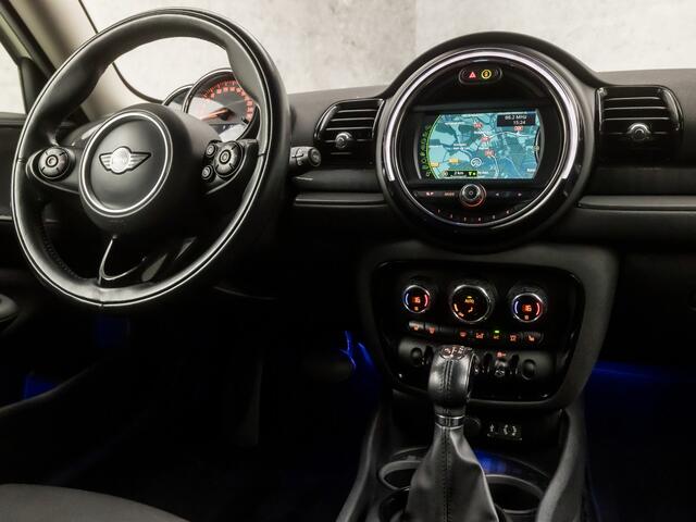 Mini CLUBMAN Mini 1.5 One Pepper Sport Automaat (NAVIGATIE, CLIMATE, STOELVERWARMING, GETINT GLAS, SPORTSTOELEN, CRUISE, PARKEERSENSOREN, NIEUWSTAAT)