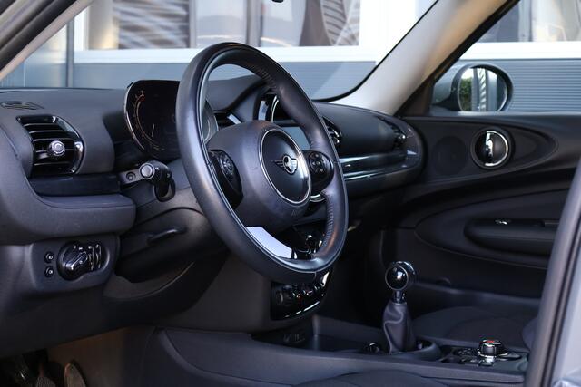 Mini CLUBMAN Mini 1.5 Business Edition | Digitale tellerklok | Carplay | Keyless entry | LED koplampen | Union Jack | Navi | Climate Control