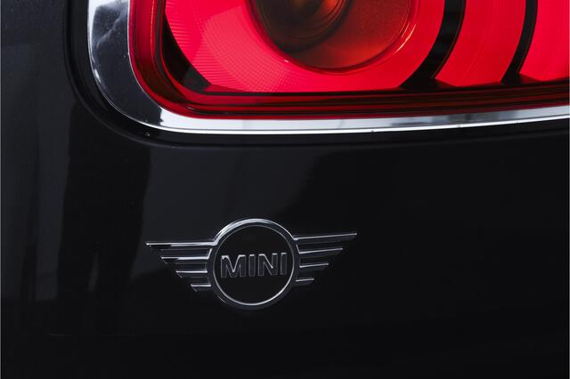 Mini CLUBMAN Mini 1.5 One Chili 100 PK | Cruise | Stoelverw. | Harman/Kardon | PDC | Camera | NAV + App. Connect | ECC | LM 18" |