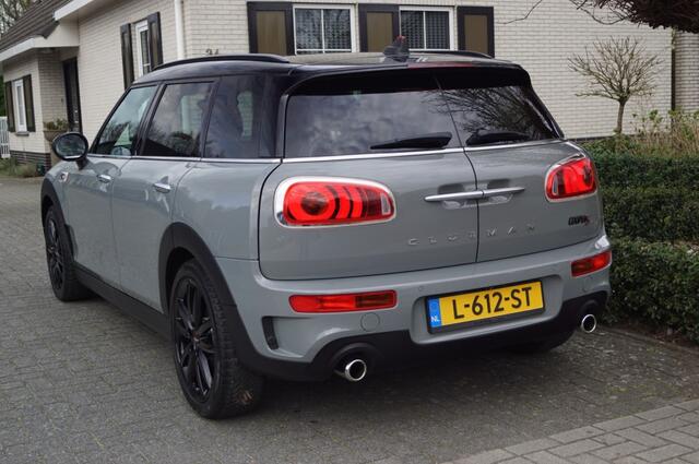 Mini CLUBMAN 2.0 Cooper S Pepper (192pk) HUD/18inch/Keyless/LED/ACC/Sfeerverlichting