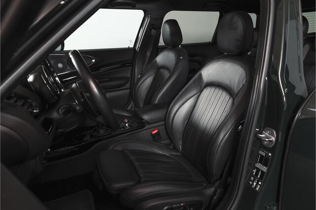 Mini CLUBMAN 2.0 JCW ALL4 Chili | S/K-Panodak | Adapt. Cruise | Stoelverw. | PDC | Camera | NAV + App.Connect | ECC | Harman Kardon | LM 19" |