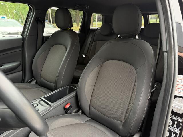 Mini CLUBMAN 1.5 One / Automaat / Stoelverwarming / 17'' LM / Sensoren achter /
