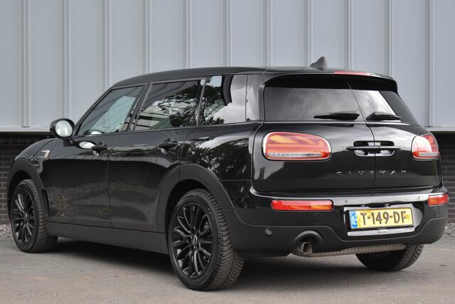 Mini CLUBMAN 1.5 One Aut. | Xenon/LED | Stoelverwarming | Keyless | Navi | DAB | Black Pack