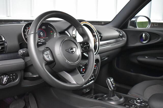 Mini CLUBMAN 1.5 One Aut. | Xenon/LED | Stoelverwarming | Keyless | Navi | DAB | Black Pack
