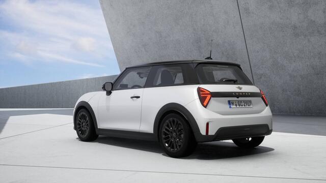 Mini COOPER Hatchback C Classic Automaat / LED / Comfort Access / Head-Up / Parking Assistant / Stoelverwarming / Driving Assistant