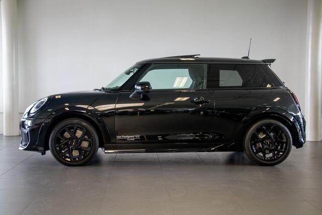 Mini COOPER 3-deurs 1.5 C John Cooper Works | Glazen Panoramadak | Headup display | Driving Assistant |