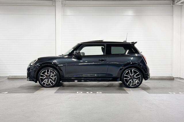 Mini COOPER C | John Cooper Works Trim | Pakket XL | 18" John Cooper Works Lap Spoke two-tone