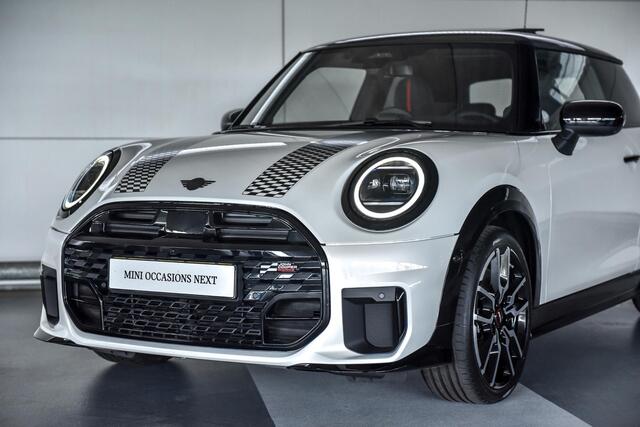 Mini COOPER 3-deurs 2.0 Cooper S John Cooper Works | Pakket XL | Dak en spiegelkappen in Jetblack