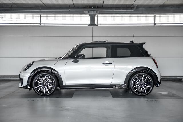 Mini COOPER 3-deurs 2.0 Cooper S John Cooper Works | Pakket XL | Dak en spiegelkappen in Jetblack