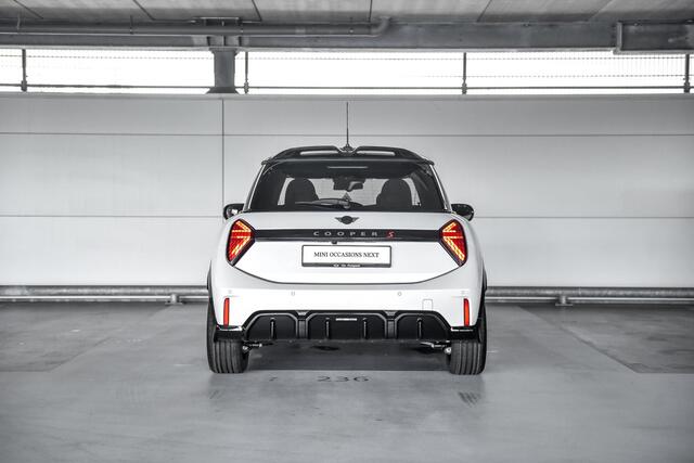 Mini COOPER 3-deurs 2.0 Cooper S John Cooper Works | Pakket XL | Dak en spiegelkappen in Jetblack