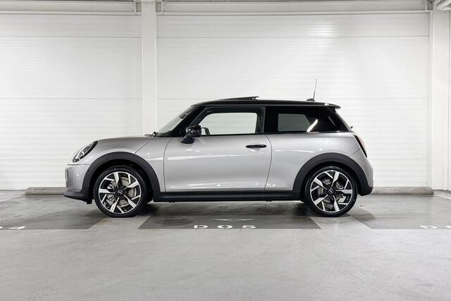 Mini COOPER C | Favoured Trim | Pakket XL | 18" Slide Spoke Two-Tone