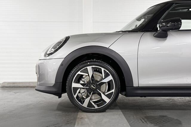 Mini COOPER C | Favoured Trim | Pakket XL | 18" Slide Spoke Two-Tone
