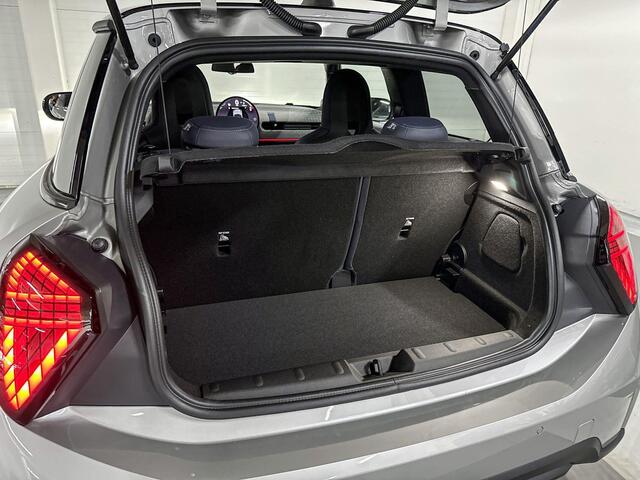 Mini COOPER C | Favoured Trim | Pakket XL | 18" Slide Spoke Two-Tone