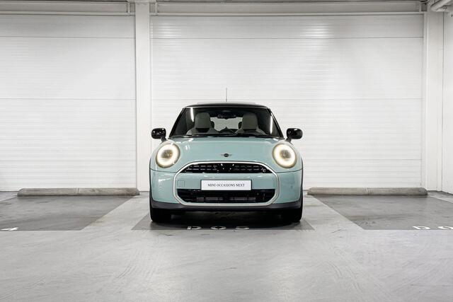 Mini COOPER C | Favoured Trim | Pakket M | 18" Night Flash Spoke 2-tone