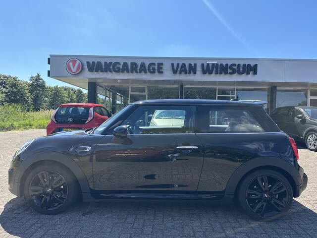 Mini COOPER Mini 1.5 Chili Serious Business JCW Navi Pano NAP
